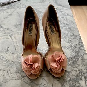 Badgley Mischka pink Barbie heels. Size 8M, fun flower bow, slight ware